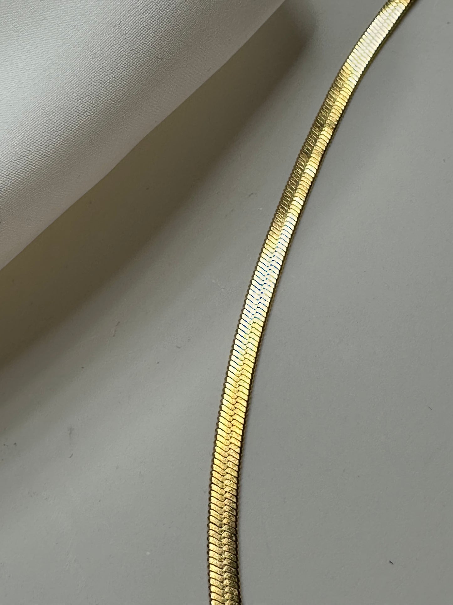 Halskette Serpentina – aus Titanstahl, Gold-Optik